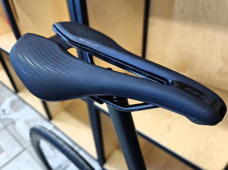 GIANT TCR ADVANCED PRO 1 105 DI2